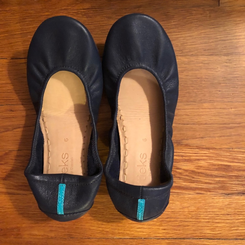 Navy blue Tieks flats